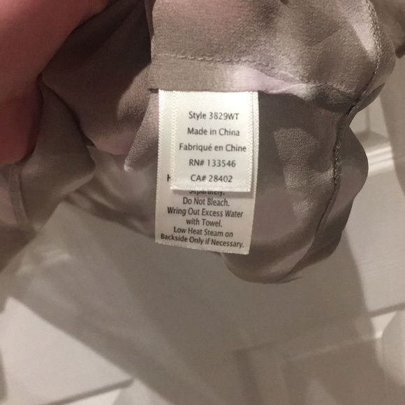 Ecru 100% silk tassel top SZ medium - Picture 5 of 7